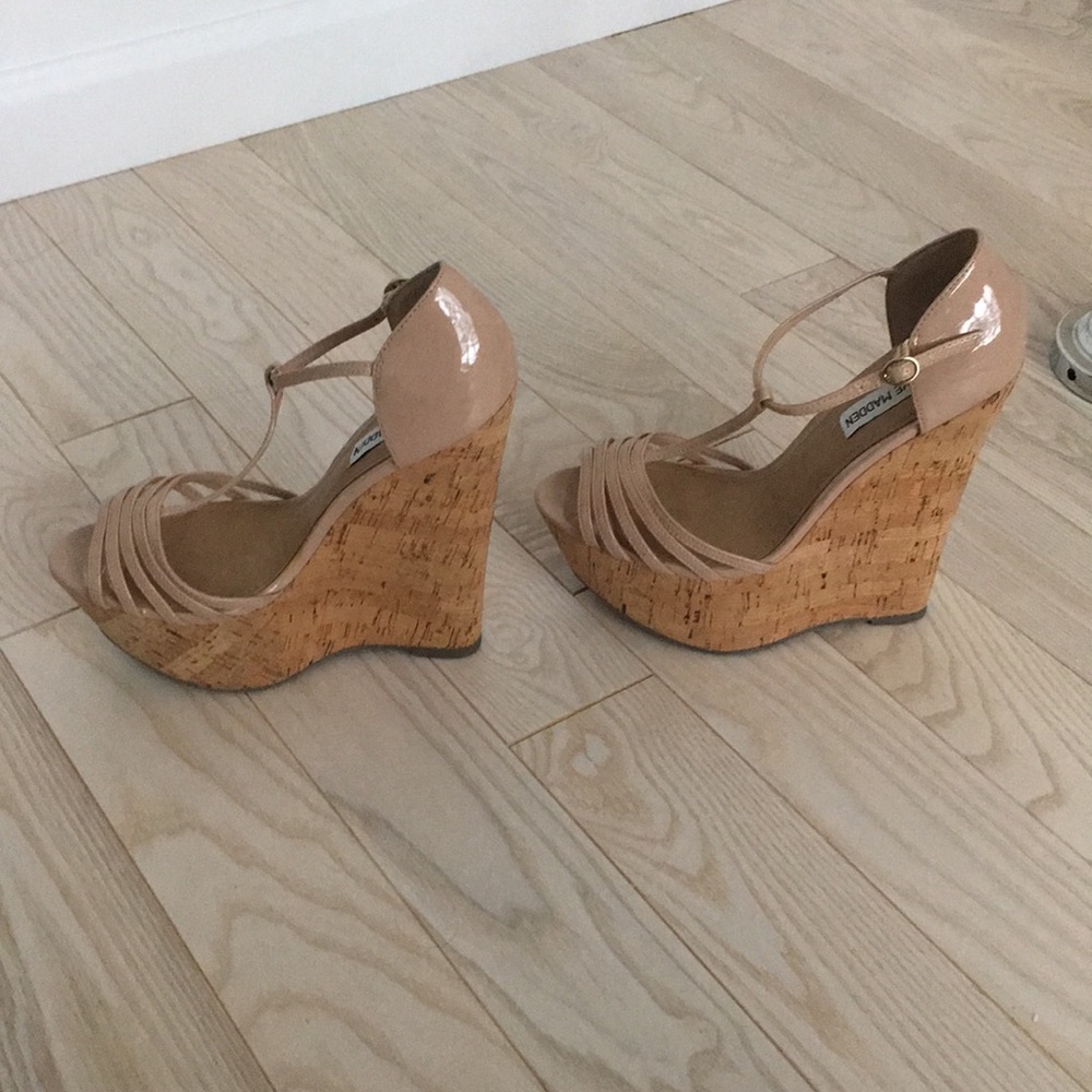 Host Pick🎉Steve Madden NudePatent Greatful Wedges - Picture 3 of 6
